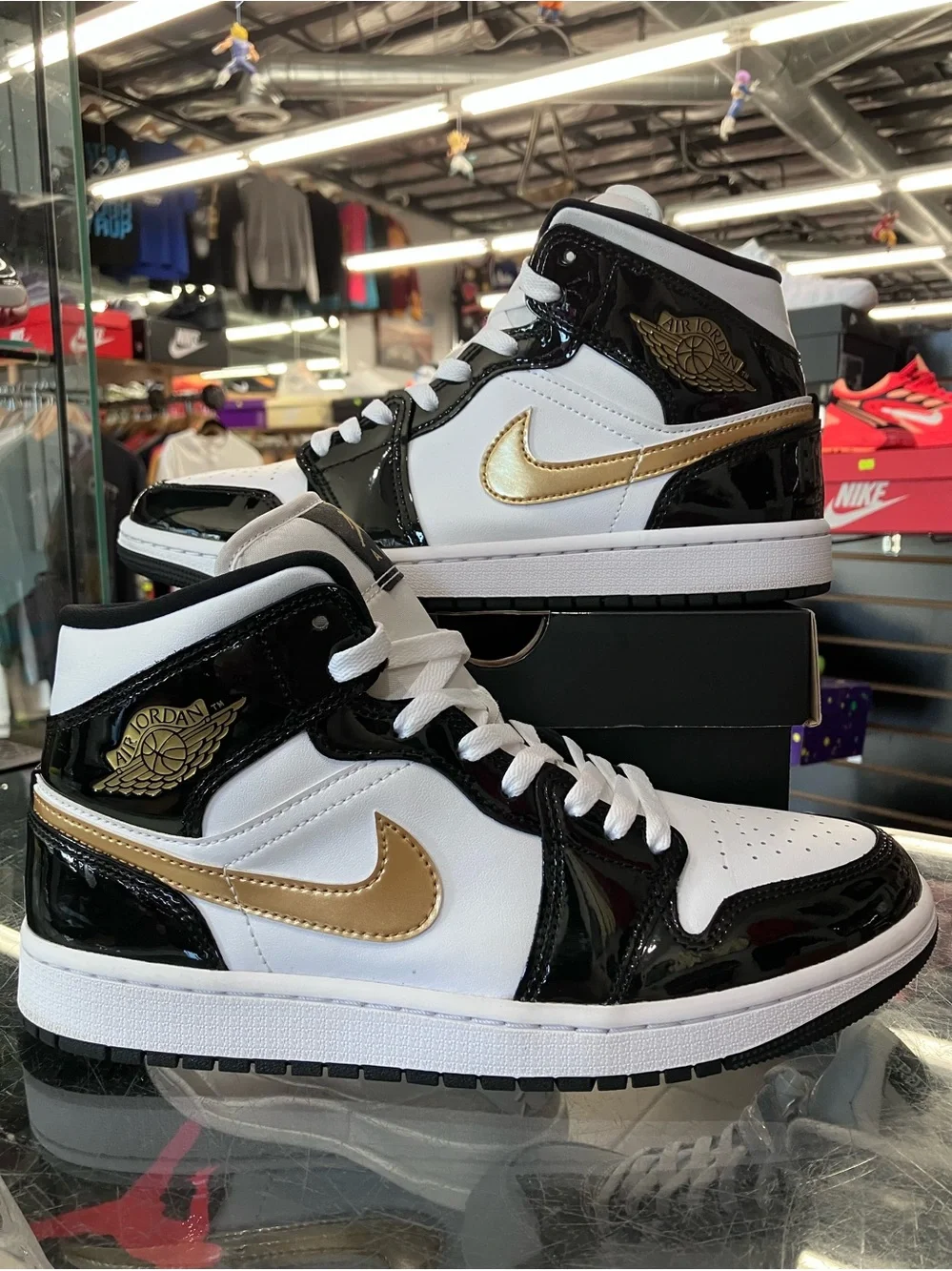 Air Jordan 1 Mid Patent Black White Gold Size 9